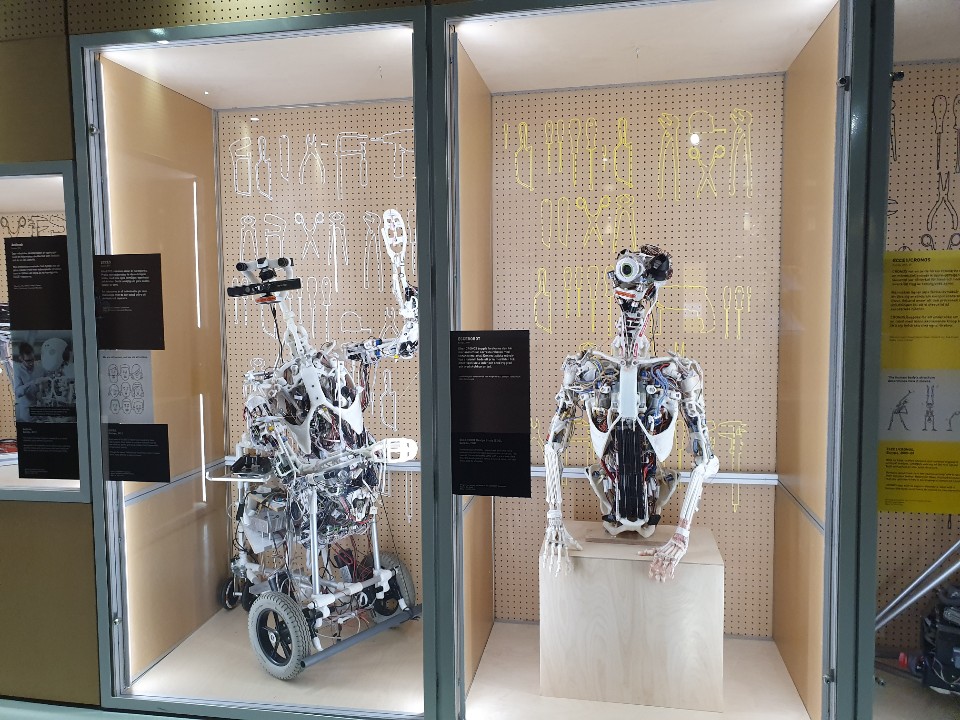 Robot exhibition